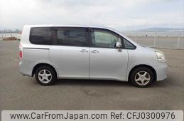 toyota noah 2008 NIKYO_PJ68834