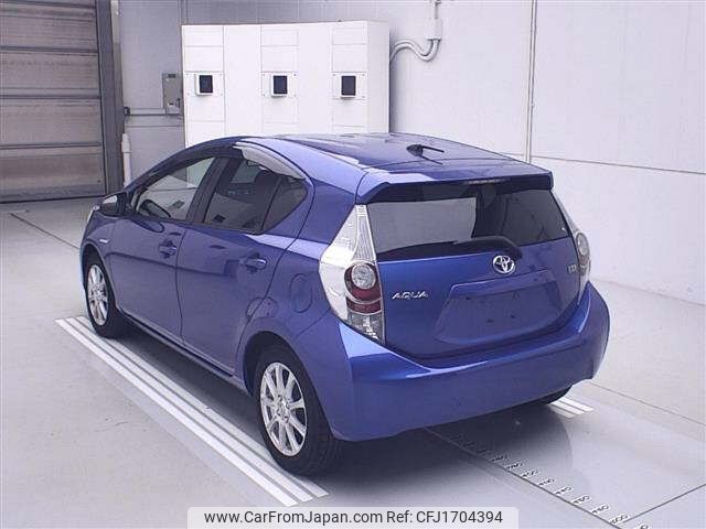 toyota aqua 2012 CFJ1704394 image 2