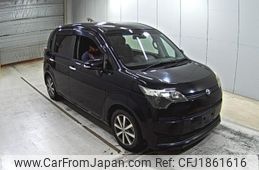 toyota spade 2013 CFJ1861616
