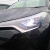 toyota c-hr 2018 quick_quick_DAA-ZYX10_ZYX10-2140788 image 17