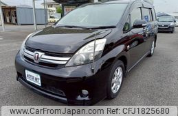 toyota isis 2012 CFJ1825680