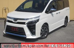 toyota voxy 2018 CFJ1751705