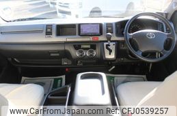 toyota hiace-wagon 2013 GOO_JP_700040407230241208001