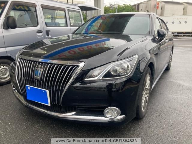 toyota crown-majesta 2017 CFJ1864836 image 1