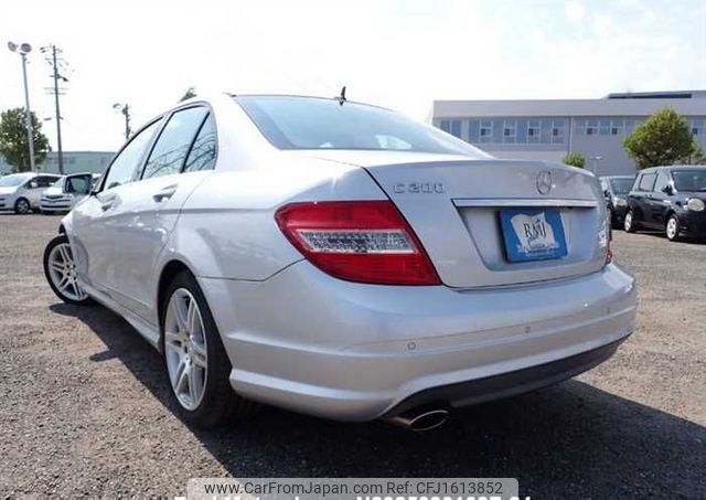mercedes-benz c-class 2011 CFJ1613852 image 2