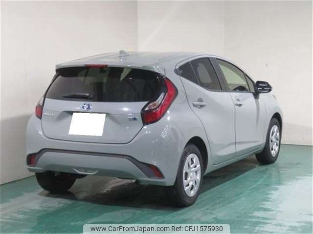 toyota aqua 2022 CFJ1575930 image 2