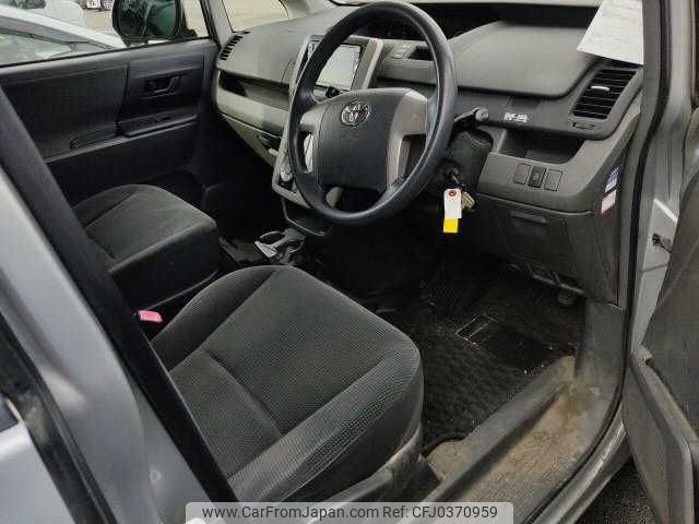 toyota noah 2007 NIKYO_GH89470 image 2