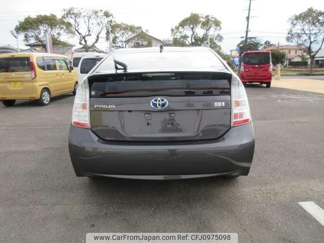 toyota prius 2012 CFJ0975098 image 2