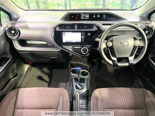 toyota aqua 2017 CFJ1660742 image 2