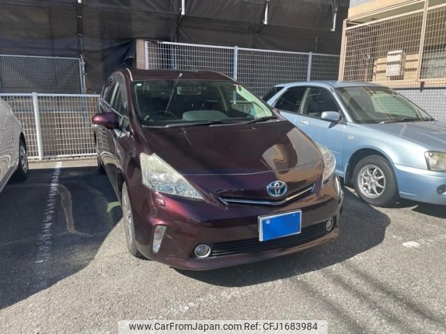 toyota prius-α 2014 CFJ1683984 image 1