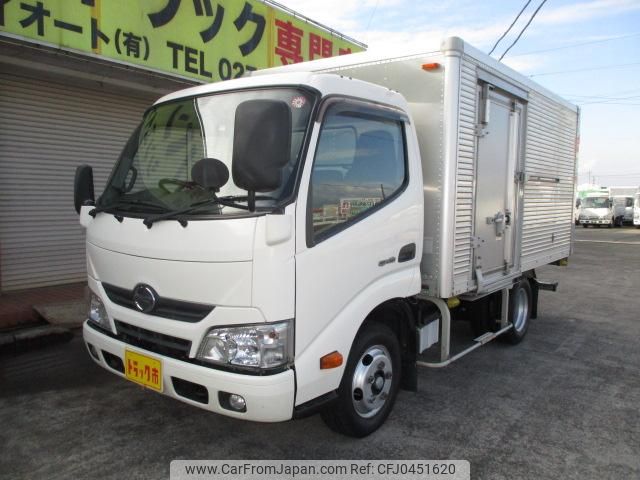 hino dutro 2018 GOO_NET_EXCHANGE_0400861A30241115W001 image 1