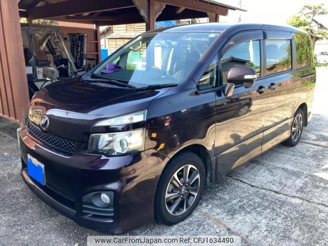 toyota voxy 2011 CFJ1634490 image 1