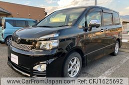 toyota voxy 2011 CFJ1625692