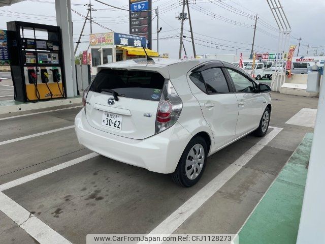 toyota aqua 2013 -TOYOTA 【群馬 501ﾜ3062】--AQUA NHP10--6157315---TOYOTA 【群馬 501ﾜ3062】--AQUA NHP10--6157315- image 2