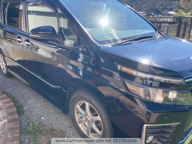 toyota voxy 2014 CFJ1862638 image 1
