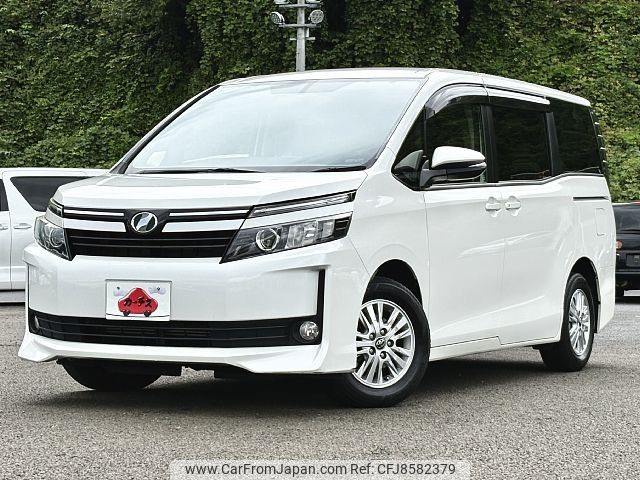 toyota voxy 2014 CFJ8582379 image 1