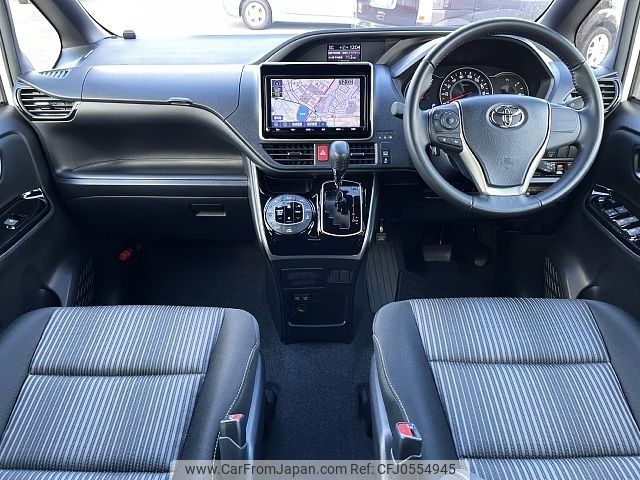 toyota voxy 2019 -TOYOTA--Voxy DBA-ZRR80W--ZRR80-0557059---TOYOTA--Voxy DBA-ZRR80W--ZRR80-0557059- image 2