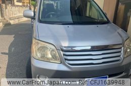 toyota noah 2005 CFJ1639948