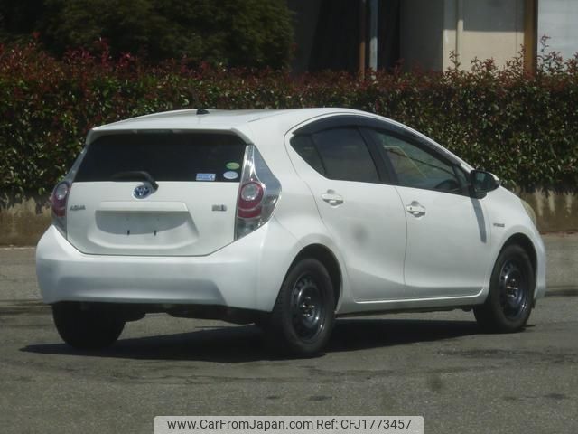 toyota aqua 2012 CFJ1773457 image 2
