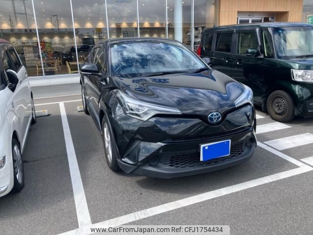 toyota c-hr 2018 CFJ1754434 image 1