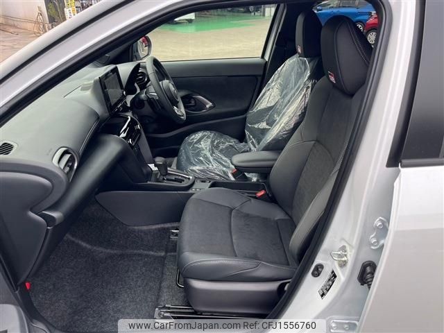 toyota yaris-cross 2025 CFJ1556760 image 2