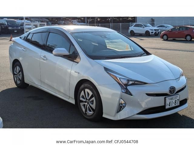 toyota prius 2016 quick_quick_DAA-ZVW51_6028633 image 1