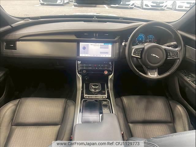 jaguar xf 2018 quick_quick_LDA-JBS2NC_SAJBB2AN4JCY64317 image 2
