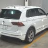 volkswagen tiguan 2018 -VOLKSWAGEN--VW Tiguan WVGZZZ5NZJW876288---VOLKSWAGEN--VW Tiguan WVGZZZ5NZJW876288- image 2