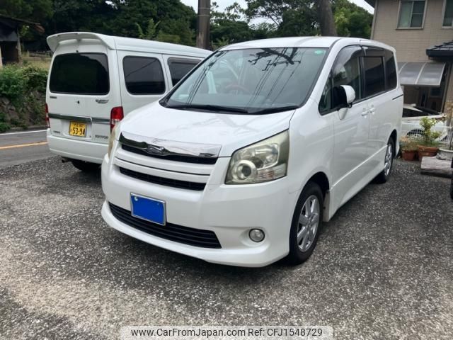 toyota noah 2007 CFJ1548729 image 1