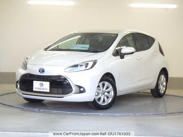 toyota aqua 2024 CFJ1761033 image 1