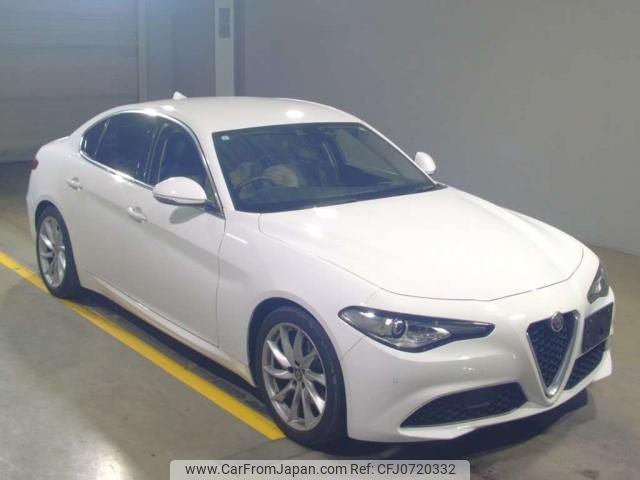 alfa-romeo giulia 2019 quick_quick_ABA-95220_ZAREAEKN7H7568649 image 1