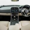 jaguar xe 2019 CFJ1077820 image 3