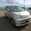 toyota noah 2005 Royal_trading_201112T image 1