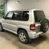 mitsubishi pajero-io 2002 CFJ1730795 image 2