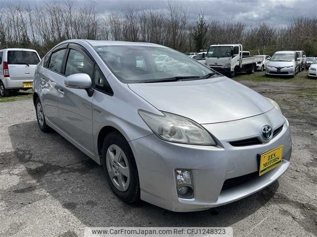 toyota prius 2010 769235-250421113722 image 2