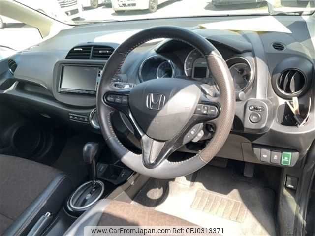 honda fit-shuttle 2013 TE1024 image 2