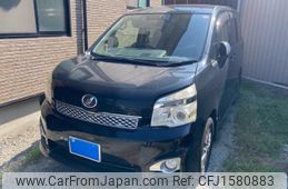 toyota voxy 2012 CFJ1580883