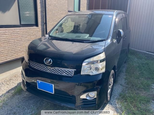 toyota voxy 2012 CFJ1580883 image 1