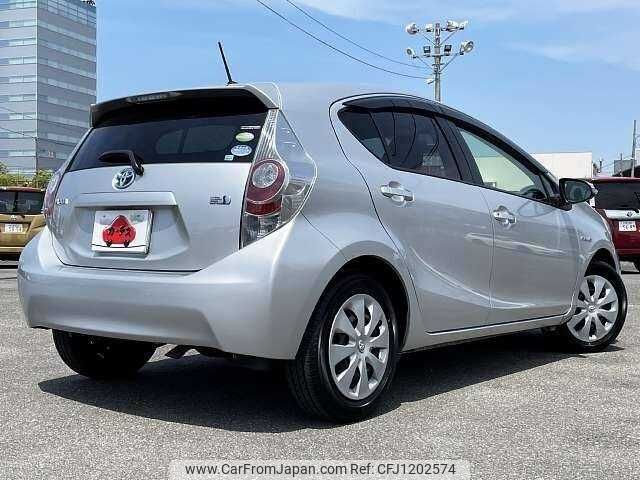 toyota aqua 2012 504928-930023 image 2