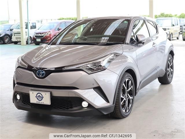 toyota c-hr 2017 quick_quick_DAA-ZYX10_ZYX10-2072052 image 1