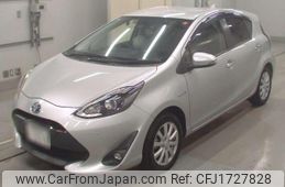 toyota aqua 2018 CFJ1727828