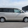 toyota noah 2005 REALMOTOR_Y2024100175A-12 image 4