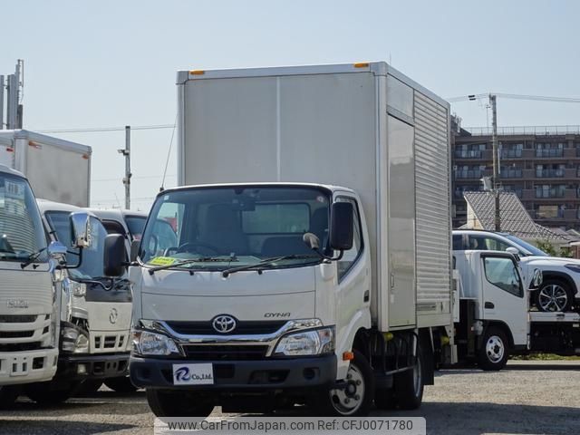 toyota dyna-truck 2017 GOO_NET_EXCHANGE_0704331A30240802W001 image 1