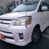 toyota noah 2004 TE568 image 1