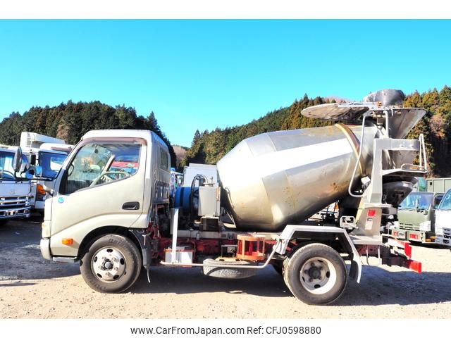 hino dutro 2010 CFJ0598880 image 2