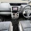 toyota voxy 2010 CFJ1500703 image 3