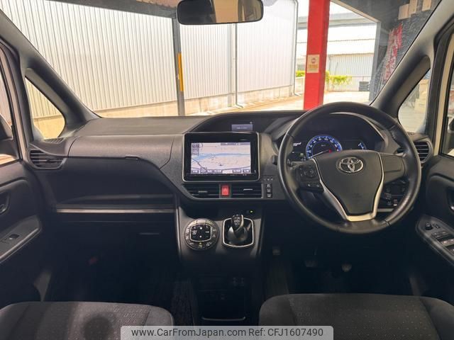 toyota voxy 2014 CFJ1607490 image 2