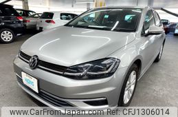 volkswagen golf 2017 AF-WVWZZZAUZJW022768