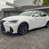 lexus is 2019 CFJ1633715 image 3