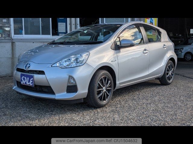 toyota aqua 2012 CFJ1504632 image 1